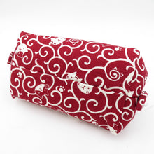 Load image into Gallery viewer, Cats and arabesque pattern Caramel pouch Shikyado Red Cotton Inner check -out Pattern