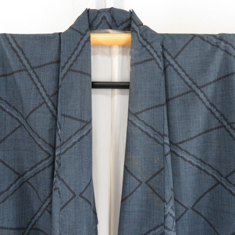 紬 着物 大島紬 青色ｘ灰色 縞模様 広衿 正絹 仕立て上がり着物 身丈158cm 【キモノオフ野々市若松店】 紬 着物 大島紬 幾何学模様 紺色x青色 袷 広衿 正絹 仕立て上がり着物