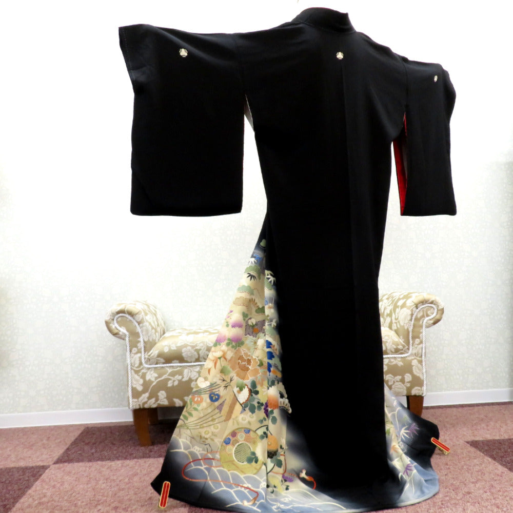 黒留袖 アンティーク 昔着物 正絹 黒 多色 金 扇 鼓 花々 宝文様 刺繍