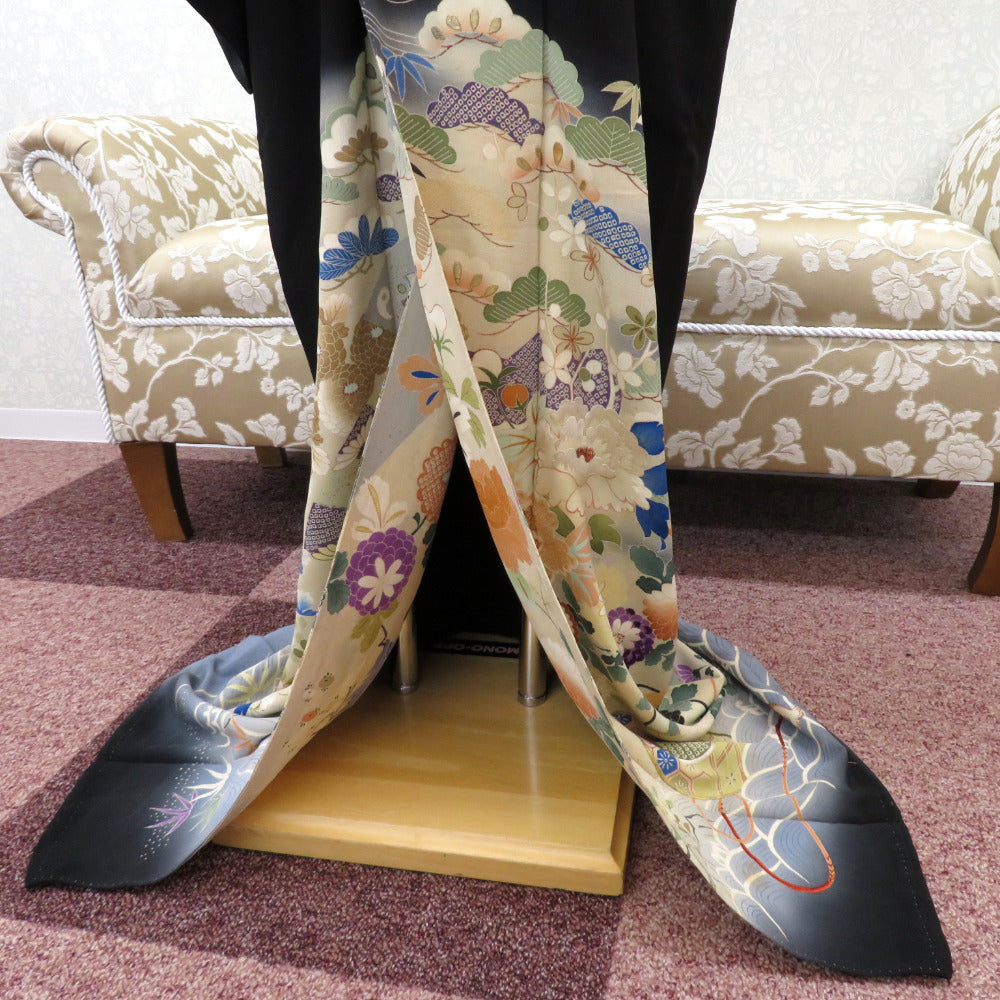 黒留袖 アンティーク 昔着物 正絹 黒 多色 金 扇 鼓 花々 宝文様 刺繍 裾綿入 シミあり 昔 レトロ 明治・大正ロマン  身丈161cm ki6663AB-3_grande.jpg?v=1742104438