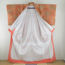 Load image into Gallery viewer, 小紋 ポリエステル オレンジ色ｘ黄色 小花に流水模様 地紋入り 袷 広衿 仕立て上がり 身丈160cm