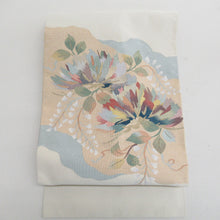Load image into Gallery viewer, 名古屋帯 本綴れ 八寸帯 正絹 花文様 クリーム色ｘ青色ｘ緑色 金糸銀糸 パステル系 仕立て上がり 着物帯 長さ357cm