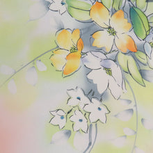Load image into Gallery viewer, Small pattern, flower pattern, salmon pink x yellow x white, wide collar, silk, ready-made kimono, length 161cm