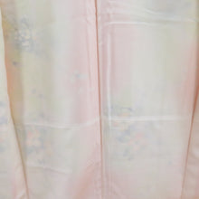 Load image into Gallery viewer, Small pattern, flower pattern, salmon pink x yellow x white, wide collar, silk, ready-made kimono, length 161cm
