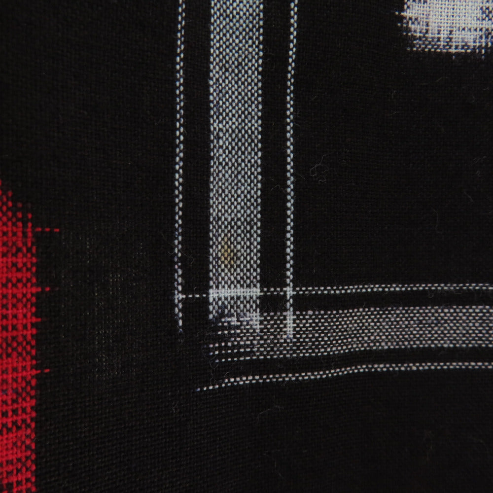 木綿着物 絣模様 単衣 バチ衿 黒色x白色x赤色 仕立て上がり着物