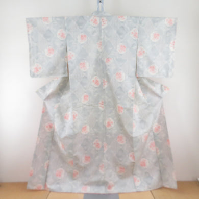 紬 着物 菱型に花々模様 白色ｘ薄オレンジ色ｘ黒色 袷 広衿 絹 仕立て上がり着物 身丈160cm