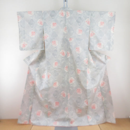 紬 着物 菱型に花々模様 白色ｘ薄オレンジ色ｘ黒色 袷 広衿 絹 仕立て上がり着物 身丈160cm