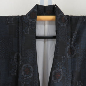 紬 着物 大島紬 花に源氏車模様 黒ｘ紺色ｘ赤色 袷 広衿 正絹 カジュアル 仕立て上がり 身丈157cm