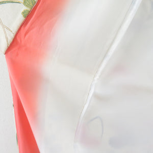 小紋 花々に蝶々模様 薄黄緑ｘ緑色ｘ多色 絹 バチ衿 仕立て上がり着物 身丈158cm