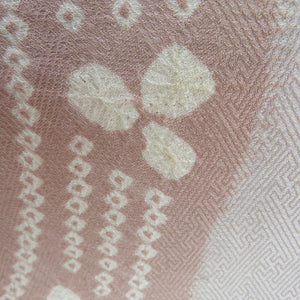 訪問着 絞り 刺繍入り 薄小豆色ｘベージュピンク色 流水に萩模様 広衿 正絹 仕立て上がり着物 身丈158cm