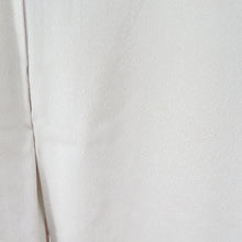 Load image into Gallery viewer, 訪問着 絞り 刺繍入り 薄小豆色ｘベージュピンク色 流水に萩模様 広衿 正絹 仕立て上がり着物 身丈158cm