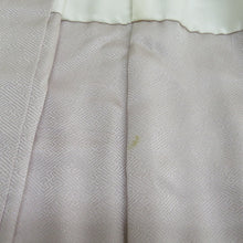 Load image into Gallery viewer, 訪問着 絞り 刺繍入り 薄小豆色ｘベージュピンク色 流水に萩模様 広衿 正絹 仕立て上がり着物 身丈158cm