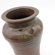 Load image into Gallery viewer, Antique, folk crafts Echizen ware -yaki Soyama kiln kiln vase holding handle (damaged) vase difficult