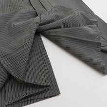 Load image into Gallery viewer, Hakama for summer men&#39;s riding hakama silk strings Approximately 84cm gray black striped pattern male