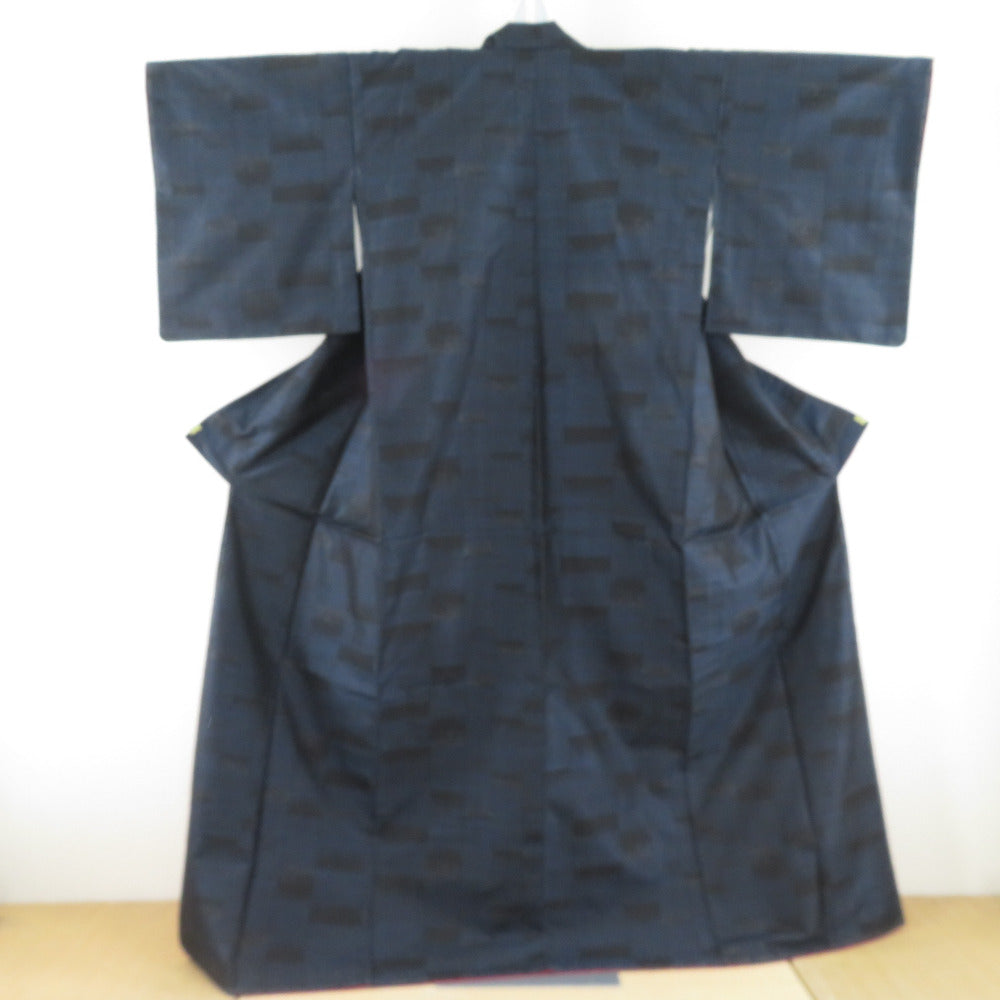 紬 着物 大島紬 黒色x青色 市松模様 広衿 正絹 仕立て上がり着物 紬 着物 大島紬 黒色x青色 市松模様 広衿 正絹 仕立て上がり着物
