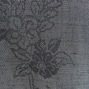 紬 着物 真綿絢結城紬 証紙付き 袷 バチ衿 花模様 黒色ｘ白色 余り布付き 正絹 仕立て上がり カジュアル 身丈170cm