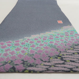 袋帯 洒落袋帯 辻が花 滝泰 落款入り グレーｘライトグリーンｘ多色 花畑模様 お太鼓柄 正絹 仕立て上がり 着物帯 長さ480cm