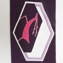 Load image into Gallery viewer, 名古屋帯 正絹 塩瀬帯  紫色ｘ白色ｘピンク色 六角に鹿文様 お太鼓柄 仕立て上がり 着物帯 長さ354cm