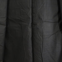 Load image into Gallery viewer, 男着物 紬 アンサンブル 袷 黒色ｘ紺色 正絹 男性用きもの 羽織 セット 神社風景模様 メンズ 仕立て上がり 和服 男物 カジュアル 身丈133cm