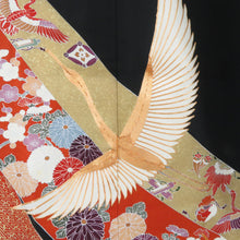 Load image into Gallery viewer, 黒留袖 飛び鶴文様 五三桐紋 正絹 刺繍入り 落款入り 比翼 刺繍入り 袷 広衿 礼装着物 フォーマル 仕立て上がり 身丈159cm