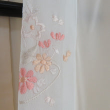 Load image into Gallery viewer, 訪問着 襦袢セット サーモンピンクｘ緑色ｘゴールド 拍入り 流水に花々文様 地紋入り 襦袢の余り布付き 広衿 正絹 仕立て上がり着物 身丈162cm