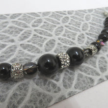 Load image into Gallery viewer, 和小物 羽織紐 女性用 ブラック系×シルバー ビーズ レディース 和装小物