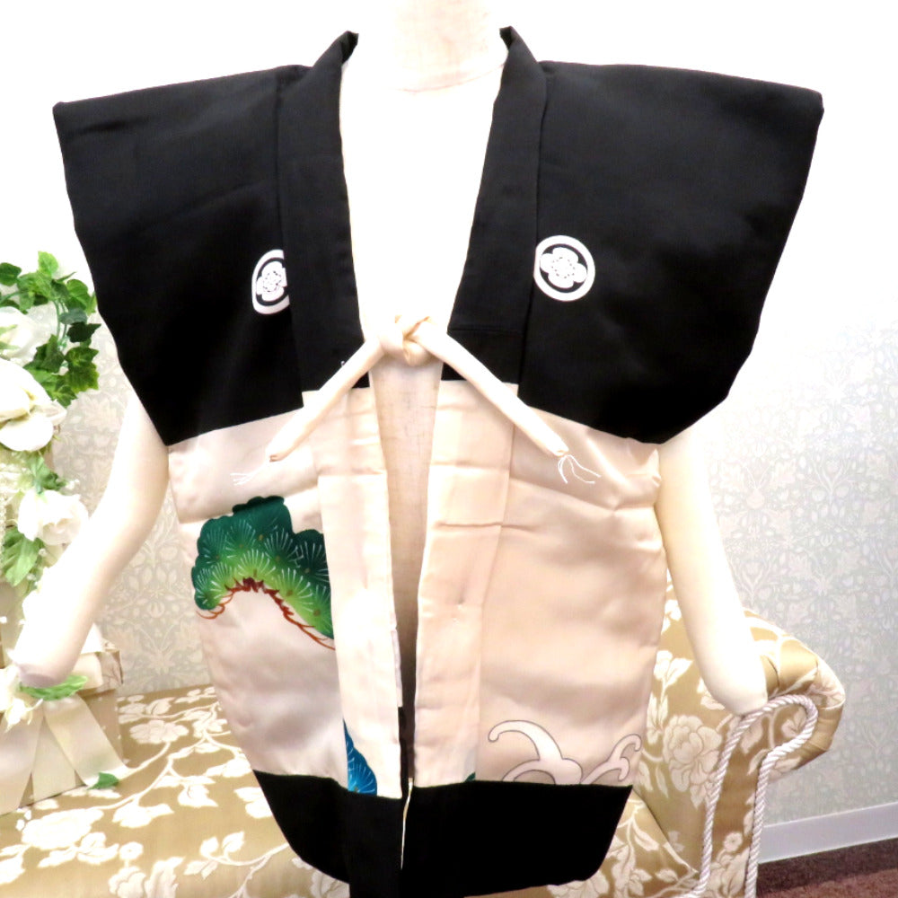 羽織 正絹 男児用 袖なし綿入り上着 正絹 黒 薄ベージュ 金彩 刺繍 松 