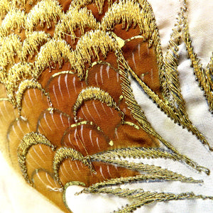 羽織 正絹 男児用 袖なし綿入り上着 正絹 黒 薄ベージュ 金彩 刺繍 松 鷹 波 丸に木瓜紋3つ入 袖無し羽織 子供用