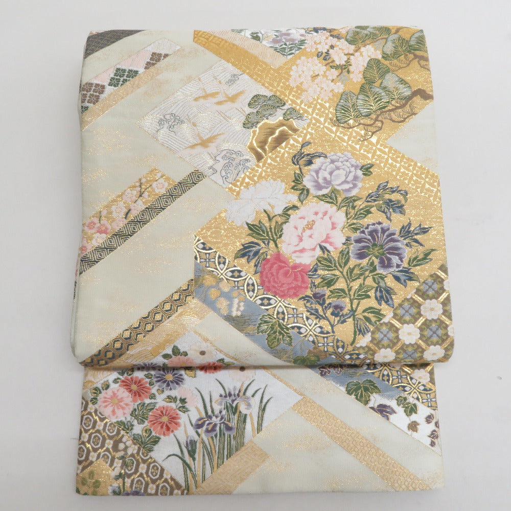 袋帯　金ベージュ　花と松柄　くすみカラー　正絹 袋帯 正絹 金糸 ベージュ色x金色x緑色x多色 菱型に四季花文様