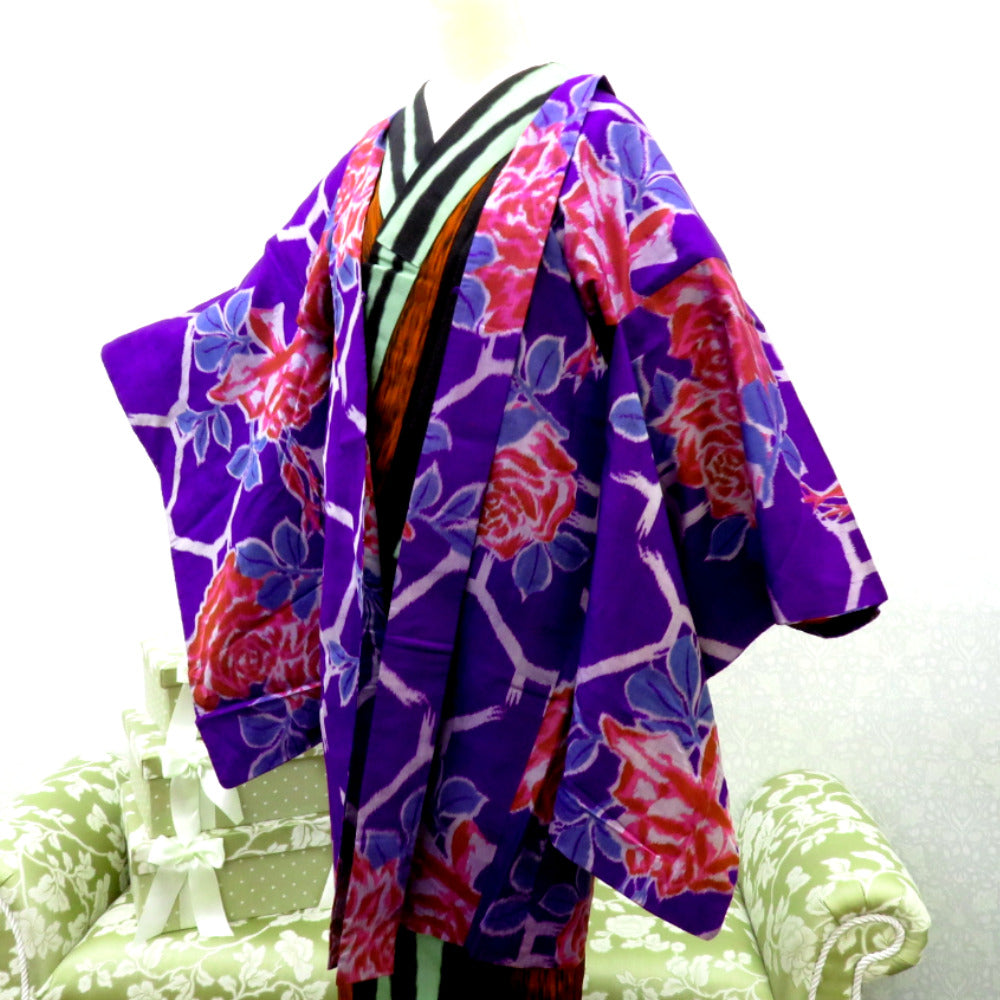 羽織 アンティーク 銘仙 長羽織 紫 グレー ピンク 緑 薔薇 昔羽織 レトロモダン 正絹 明治・大正ロマン モダン 和洋ミックス  身丈91.1cm【中古】 【キモノオフ野々市若松店】 羽織 アンティーク 銘仙 長羽織 紫 グレー ピンク 緑 薔薇 昔羽織