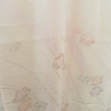 Load image into Gallery viewer, 子供着物 女の子用 四つ身 襦袢セット クリーム×オレンジ 花々 正絹 袷 フォーマル 子供きもの 女児 七五三 祝着 身丈119cm