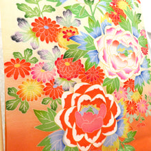 Load image into Gallery viewer, 子供着物 女の子用 四つ身 襦袢セット クリーム×オレンジ 花々 正絹 袷 フォーマル 子供きもの 女児 七五三 祝着 身丈119cm