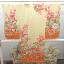 Load image into Gallery viewer, 子供着物 女の子用 四つ身 襦袢セット クリーム×オレンジ 花々 正絹 袷 フォーマル 子供きもの 女児 七五三 祝着 身丈119cm