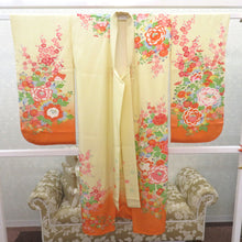 Load image into Gallery viewer, 子供着物 女の子用 四つ身 襦袢セット クリーム×オレンジ 花々 正絹 袷 フォーマル 子供きもの 女児 七五三 祝着 身丈119cm