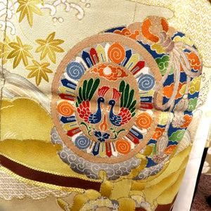 昔黒留袖 アンティーク黒留袖 雅楽器文様 風景 刺繍 金コマ刺繍 ツタ紋五つ入 昔着物 レトロ 身丈157cm