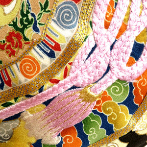 昔黒留袖 アンティーク黒留袖 雅楽器文様 風景 刺繍 金コマ刺繍 ツタ紋五つ入 昔着物 レトロ 身丈157cm