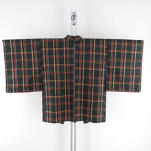 Load image into Gallery viewer, 紬 着物 アンサンブル 羽織付き セット 格子模様 袷 バチ衿 黒色ｘ赤色ｘ黄色 正絹 カジュアル 仕立て上がり 身丈158cm