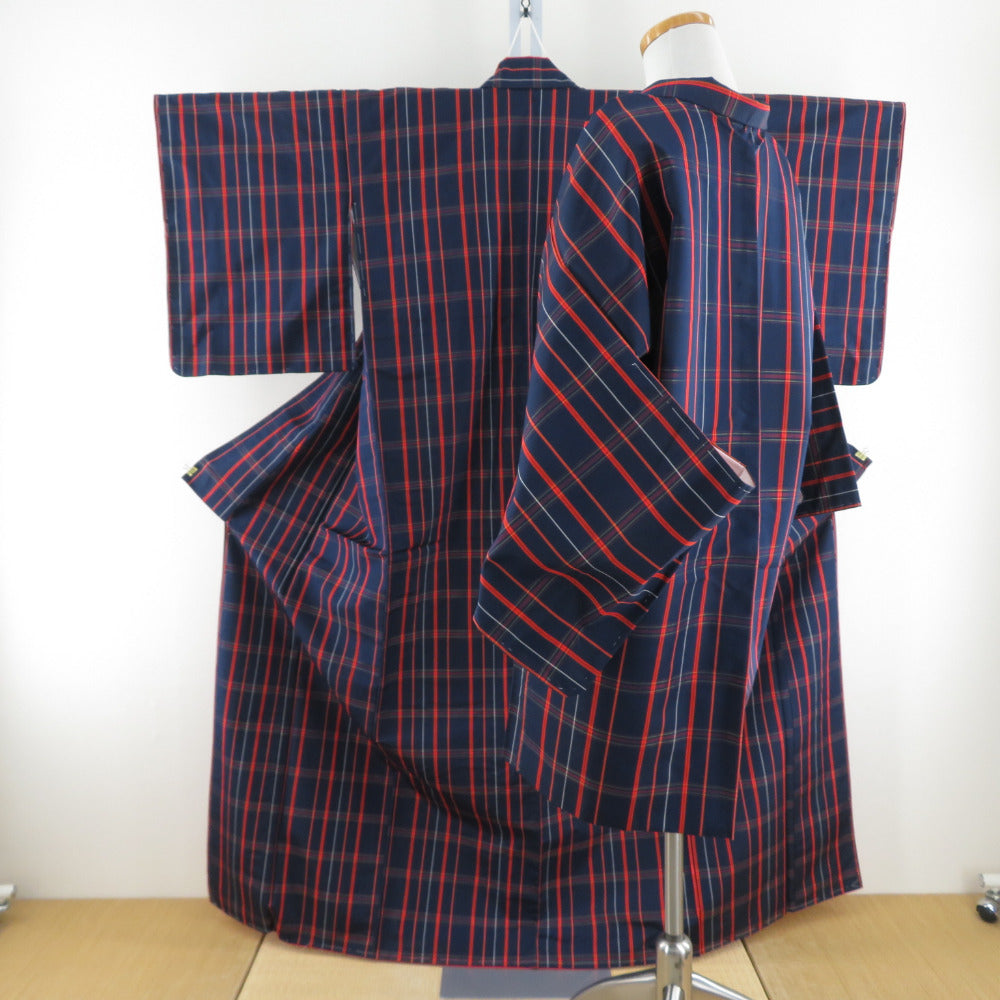 紬 着物 アンサンブル 羽織付き セット 格子模様 袷 バチ衿 紺色x赤色 紬 着物 アンサンブル 羽織付き セット 格子模様 袷 バチ衿 紺色x赤色