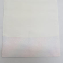 Load image into Gallery viewer, 名古屋帯 夏用 正絹 ラメ糸入り 刺繍入り 銀糸 シルバー系 お太鼓柄 花文様 夏物 カジュアル 仕立て上がり 夏帯 長さ362cm