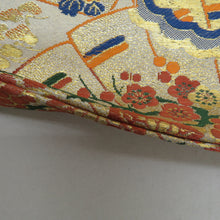 Load image into Gallery viewer, 丸帯 アンティーク 人絹 金糸 ゴールドｘ赤ｘ緑 両面 扇子に鶴と花模様 全通 仕立上がり レトロ 明治・大正ロマン 昔着物用帯 長さ384cm