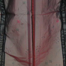 Load image into Gallery viewer, 夏着物 単衣 紗 バチ衿 花模様 正絹 黒色ｘ朱色 夏用 仕立て上がり 身丈154cm