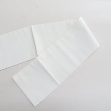 Load image into Gallery viewer, 名古屋帯 正絹 塩瀬 白色ｘ青色 幾何学に植物文様 お太鼓柄 カジュアル 仕立て上がり 着物帯 長さ369cm