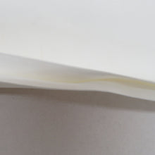 Load image into Gallery viewer, 名古屋帯 正絹 塩瀬 白色ｘ青色 幾何学に植物文様 お太鼓柄 カジュアル 仕立て上がり 着物帯 長さ369cm