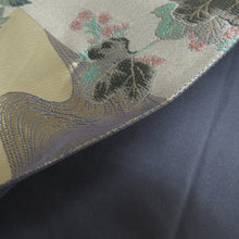 Load image into Gallery viewer, 名古屋帯 正絹 京袋帯 格子に季節の花々と流水模様 金糸 チャコールグレーｘ紫色ｘ金色 六通柄 カジュアル 仕立て上がり 着物帯 長さ376cm