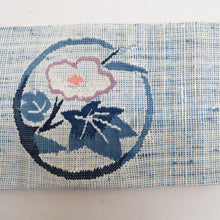 Load image into Gallery viewer, 名古屋帯 八寸名古屋帯 丸に花文様 正絹 藍染 天然藍 白色ｘ青色 お太鼓柄 証紙付き カジュアル 仕立て上がり 着物帯 長さ384cm