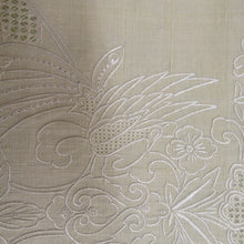 Load image into Gallery viewer, 袋帯 洒落袋帯 正絹 紬 薄緑色 黄緑 スワトー刺繍 花鳥文様 お太鼓柄 仕立て上がり 着物帯 長さ444cm