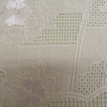 Load image into Gallery viewer, 袋帯 洒落袋帯 正絹 紬 薄緑色 黄緑 スワトー刺繍 花鳥文様 お太鼓柄 仕立て上がり 着物帯 長さ444cm
