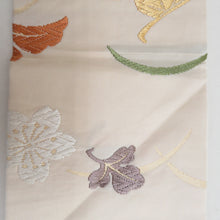 Load image into Gallery viewer, 名古屋帯 正絹 刺繍入り ベージュ色ｘ緑色ｘ多色 金糸 梅に紅葉模様 六通柄 カジュアル 仕立て上がり 着物帯 長さ353cm