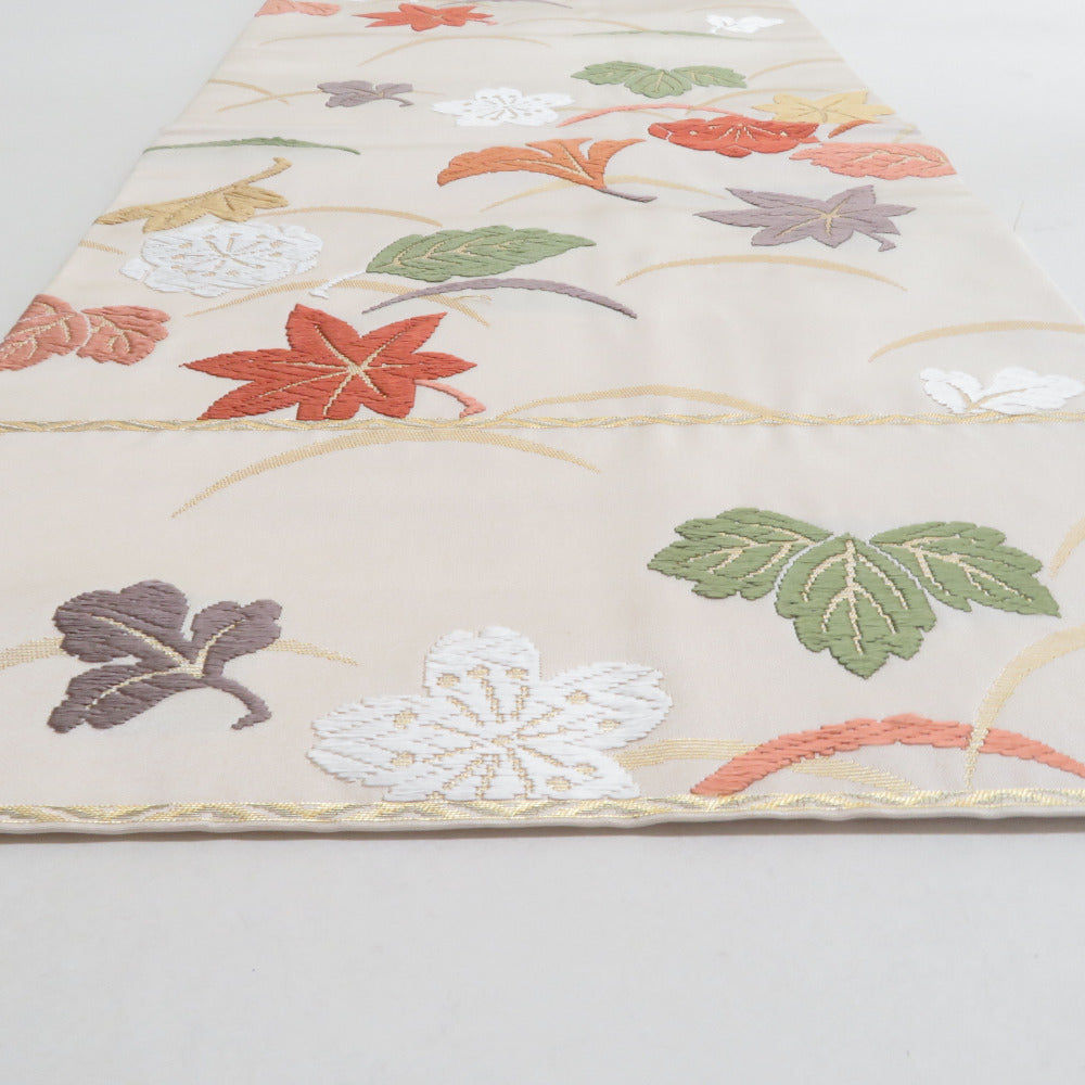 5k2349 名古屋帯　絹　剣片喰紋　刺繍　落款　ピンク　金色　銀色　緑　花柄 5k2349 名古屋帯 絹 剣片喰紋 刺繍 落款 ピンク 金色 銀色 緑 花柄