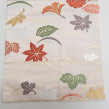 Load image into Gallery viewer, 名古屋帯 正絹 刺繍入り ベージュ色ｘ緑色ｘ多色 金糸 梅に紅葉模様 六通柄 カジュアル 仕立て上がり 着物帯 長さ353cm